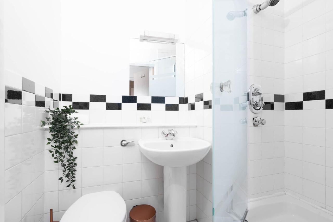 City Centre - Two Bedroom Apartment - Juliet Balcony - Secure Parking - Wifi - Smart Tv バーミンガム エクステリア 写真