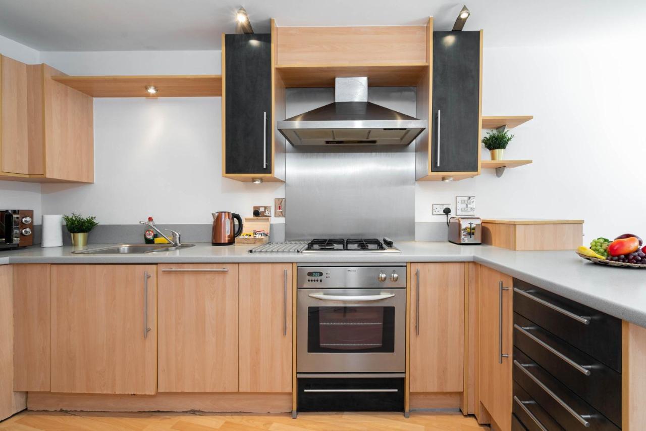 City Centre - Two Bedroom Apartment - Juliet Balcony - Secure Parking - Wifi - Smart Tv バーミンガム エクステリア 写真
