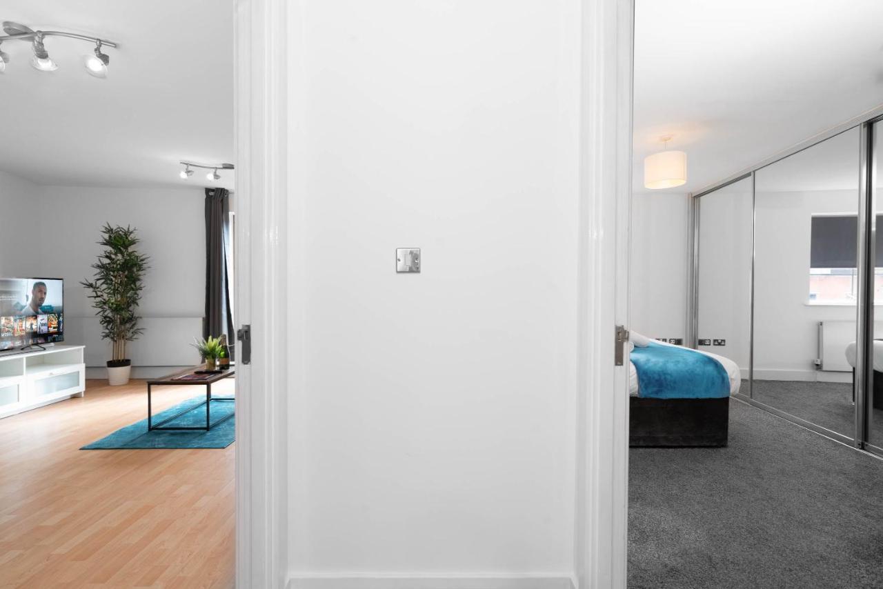 City Centre - Two Bedroom Apartment - Juliet Balcony - Secure Parking - Wifi - Smart Tv バーミンガム エクステリア 写真